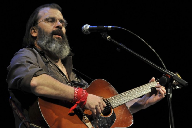 Steve-Earle-940x626